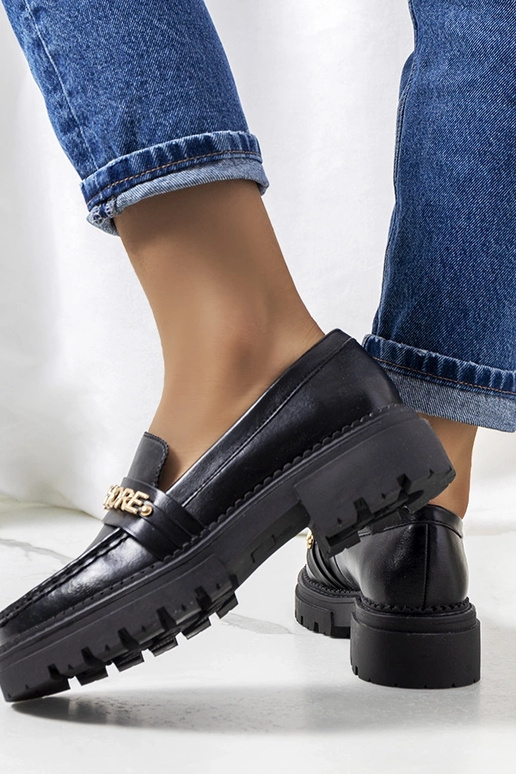 Melni mokasīni uz augstas zole,...