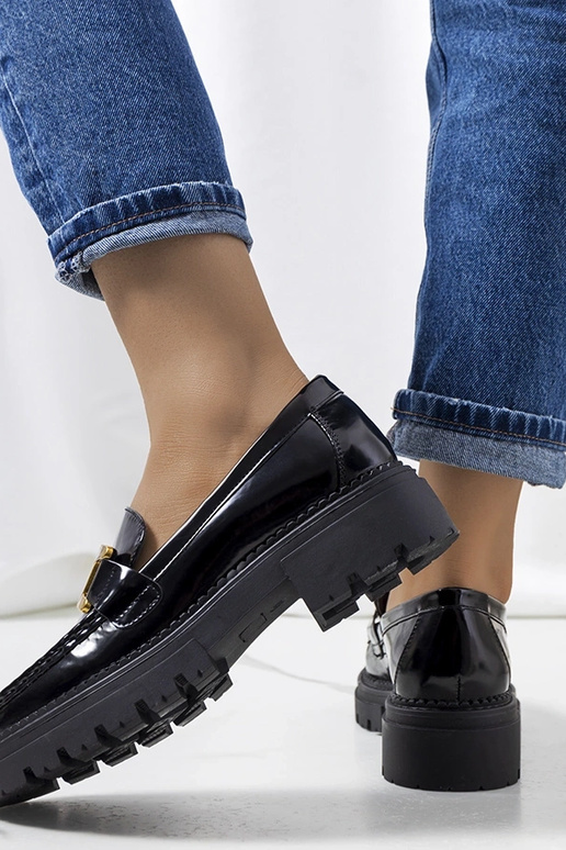 Melni mokasīni uz augstas zole,...