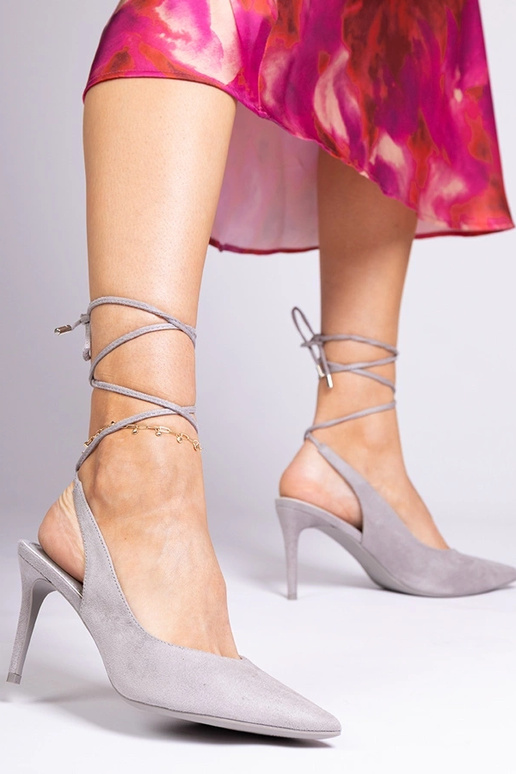 Hakola pelēkas pumpas ar atvērtiem...