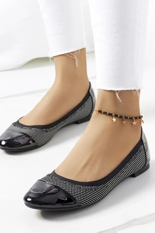 Jonna melni punktveida baleta dzīvokļi