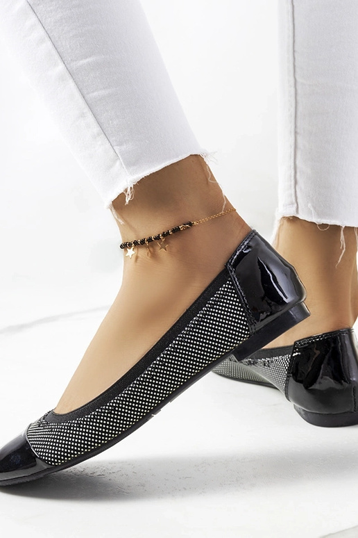 Jonna melni punktveida baleta dzīvokļi