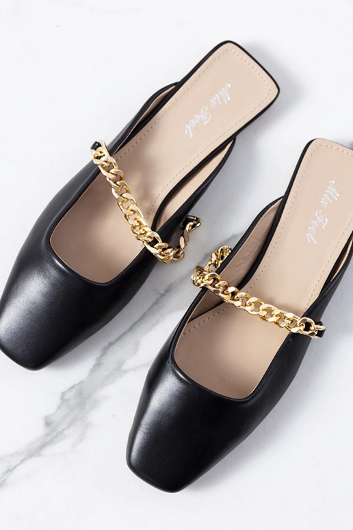 Melnas elegantas čības, „Baras"