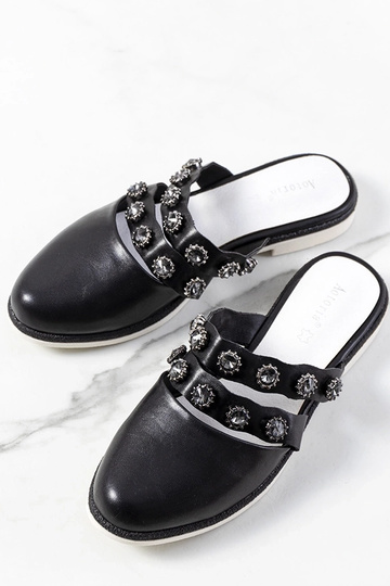 Melnas radžotas flip-flops... 2