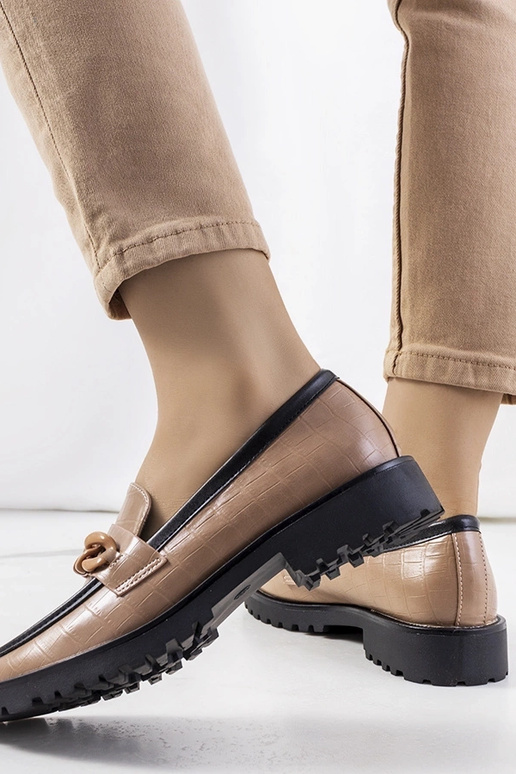 Brūni puszābaki ar dekoratīvu ķēdi,...