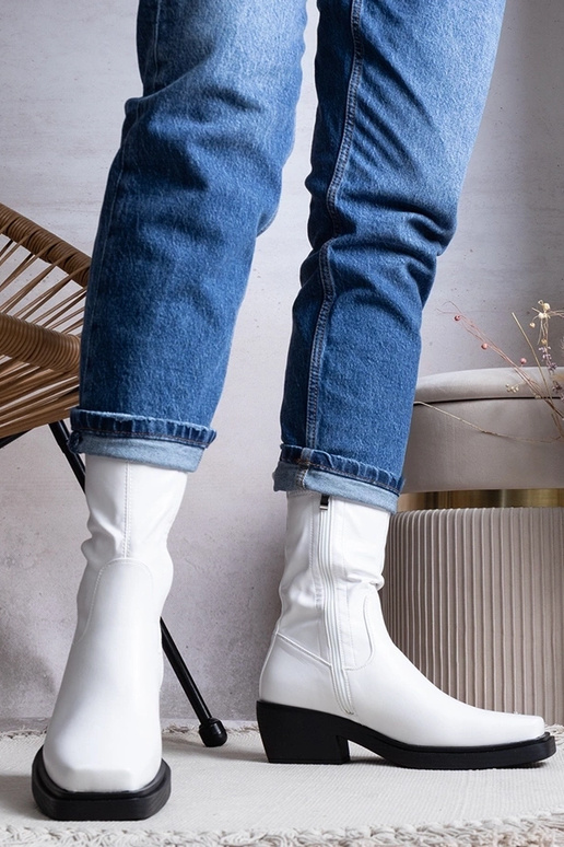 Balti zābaki uz papēža, „Marisa" Balti zābaki uz papēža, „Marisa"