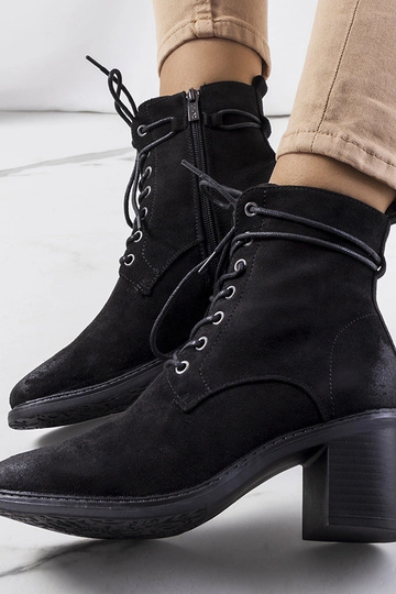 Melni Sanlow zamšādas... 2