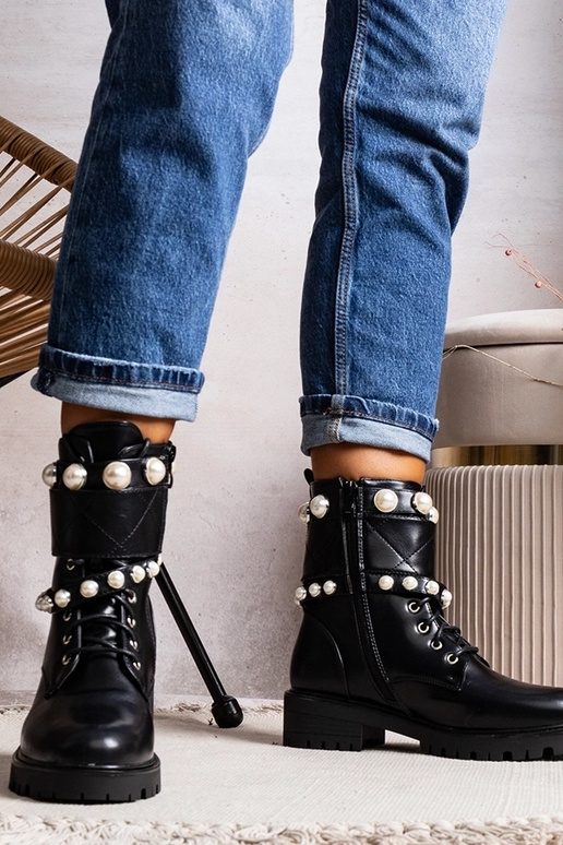 Melni sieviešu šņorzābaki ar pērlēm...