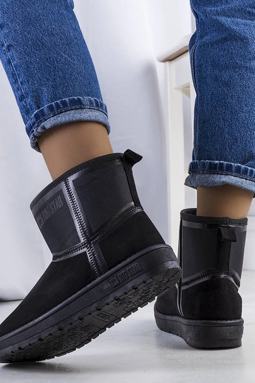 Melni sieviešu sniega zābaki...