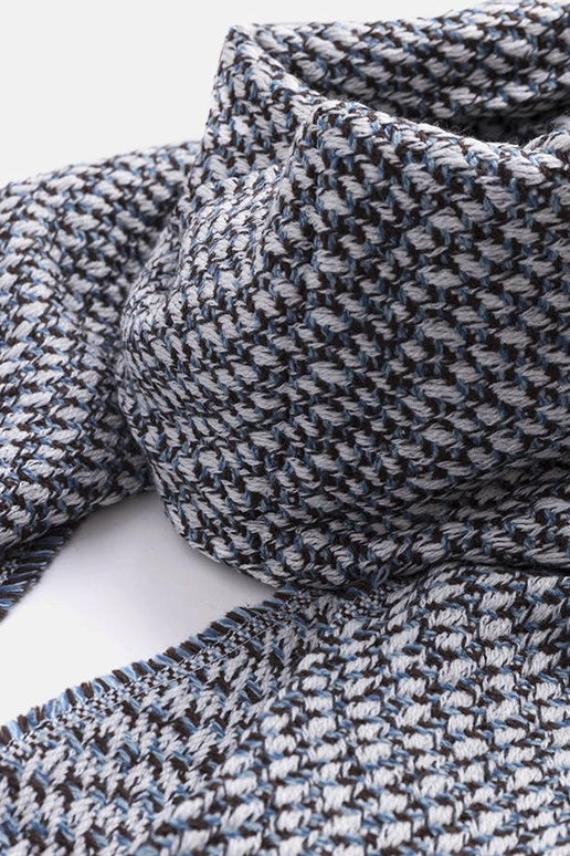 Zila-balta šalle, „Aria"