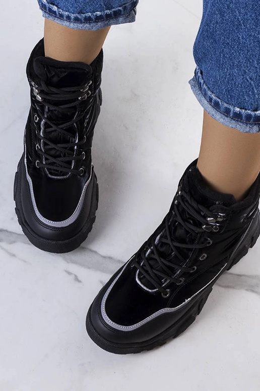 Melni izolēti Rimu zābaki