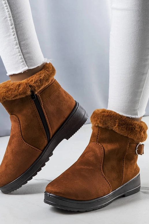 Julius kamieļu izolēti sniega zābaki...