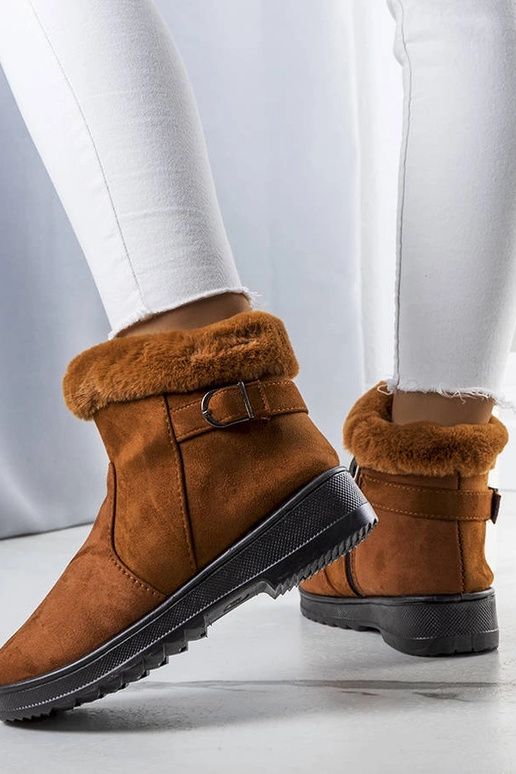 Julius kamieļu izolēti sniega zābaki...