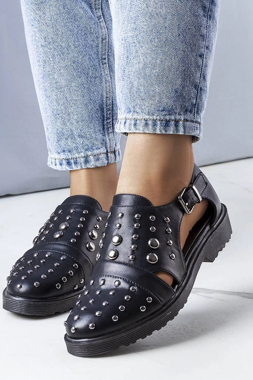 Melnas Eleana izgrieztas kurpes