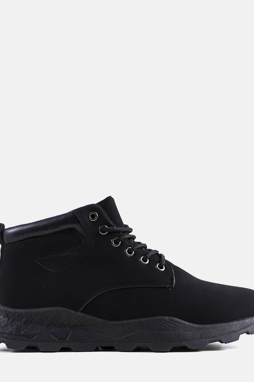 Melni Tristen izolēti zābaki