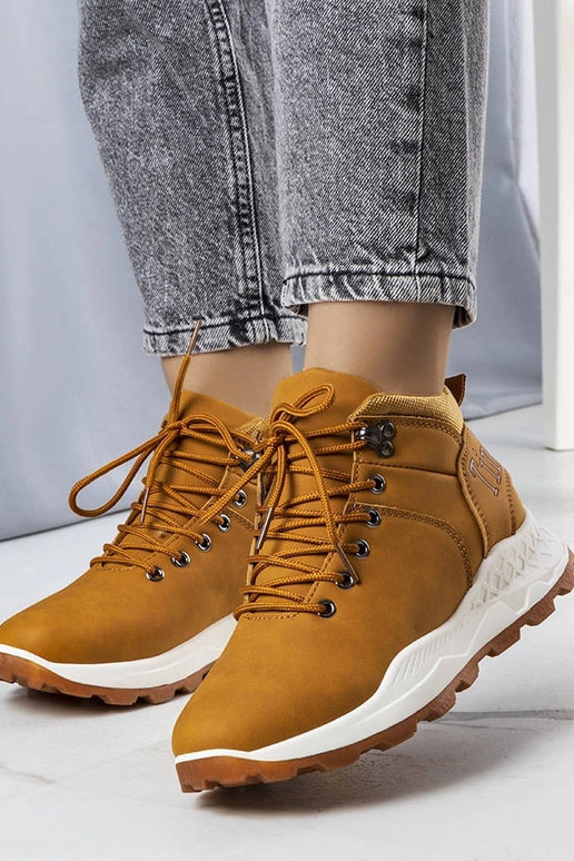 Brūni izolēti Adleri sieviešu...