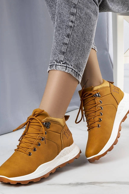 Brūni izolēti Adleri sieviešu...