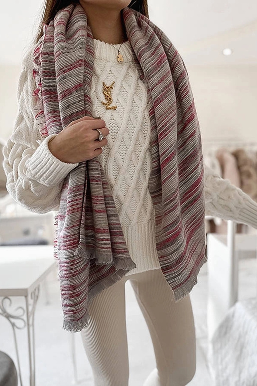 Nyomi purpura šalle