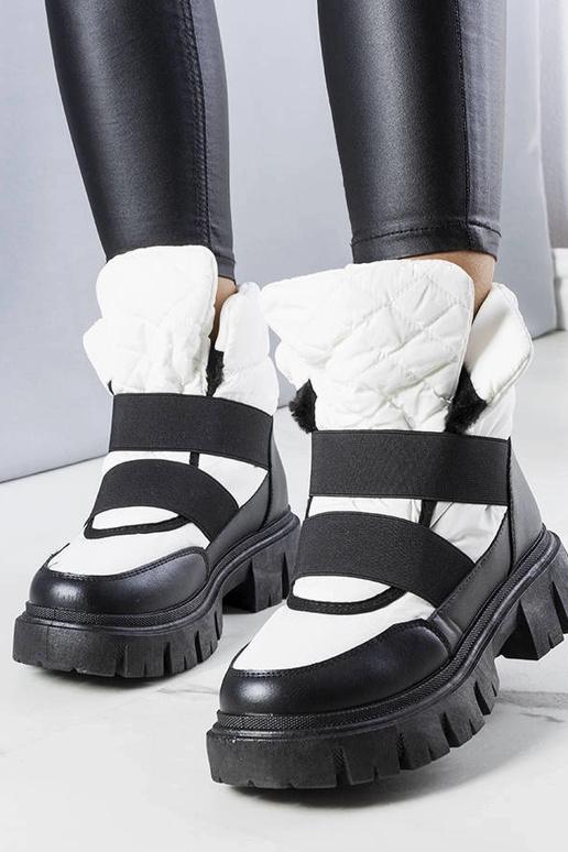 Baltie uzvelkamie ziemas zābaki,...