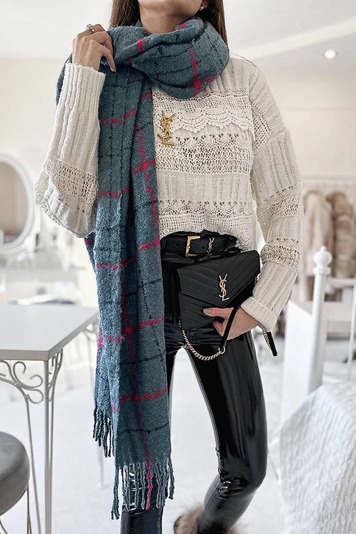 Reičelas zilā rūtainā šalle