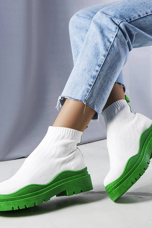 Baltie zābaki ar zaļu platformu, „Cali"