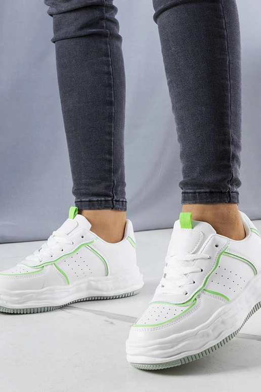 Baltas kedas ar zaļiem ieliktņiem Nettie