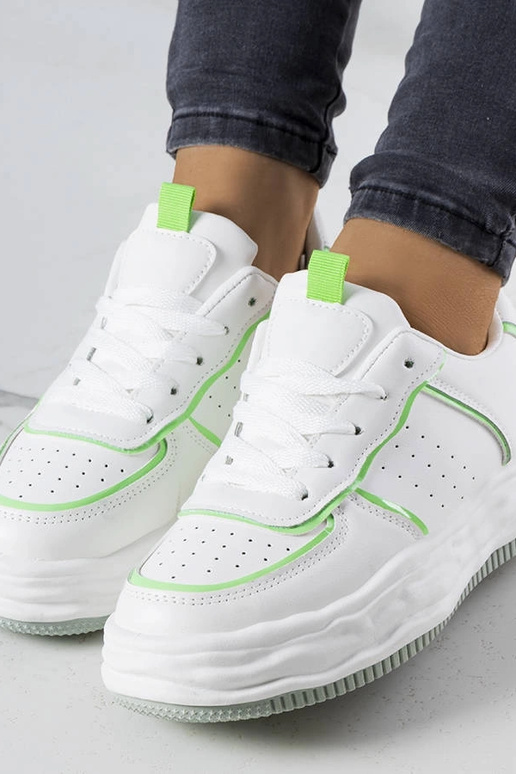 Baltas kedas ar zaļiem ieliktņiem Nettie