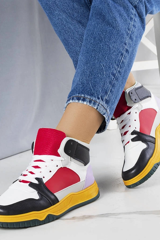 Elizabetes melnas un sarkanas čības