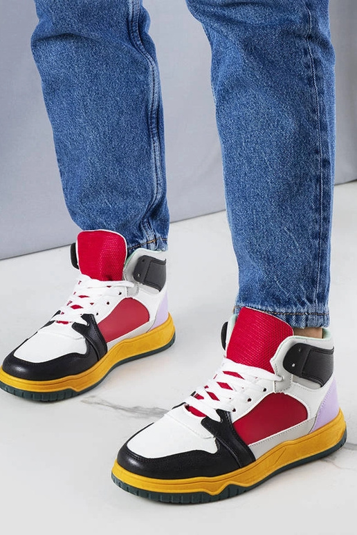 Elizabetes melnas un sarkanas čības