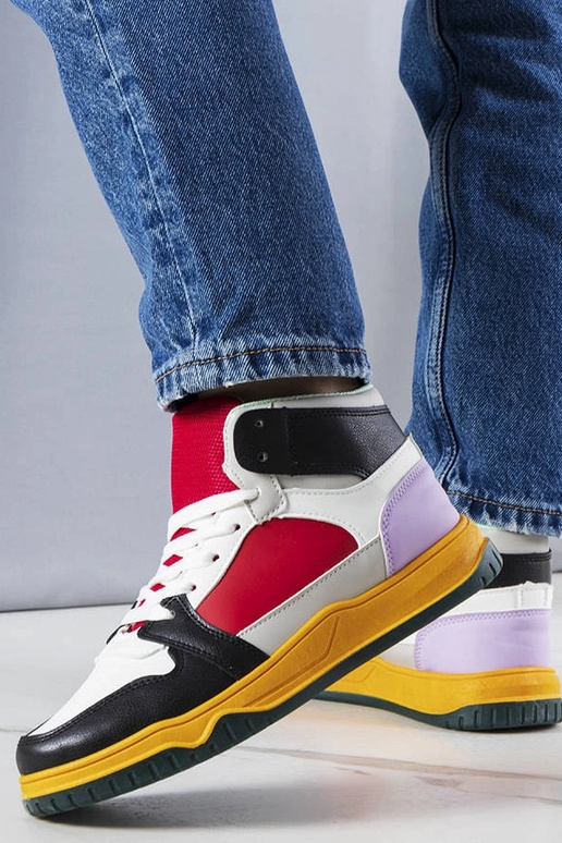 Elizabetes melnas un sarkanas čības