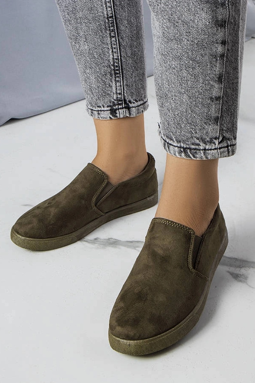 Zaļi mākslīgās zamšādas sporta apavi...