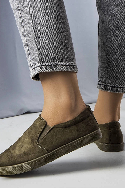 Zaļi mākslīgās zamšādas sporta apavi...