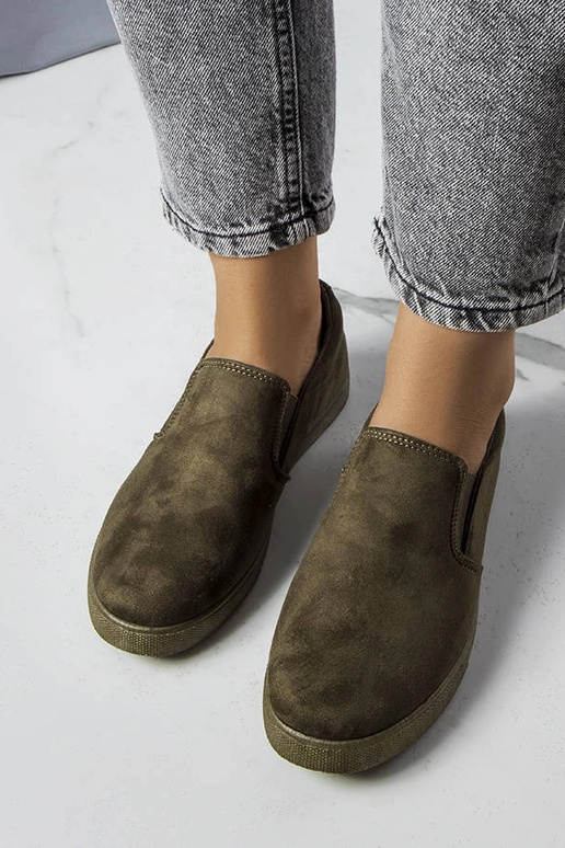 Zaļi mākslīgās zamšādas sporta apavi...