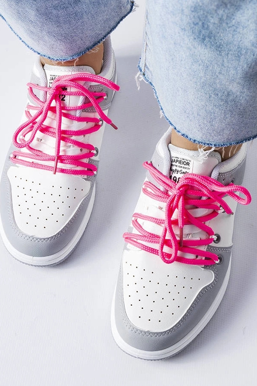 Shari baltas retro kedas