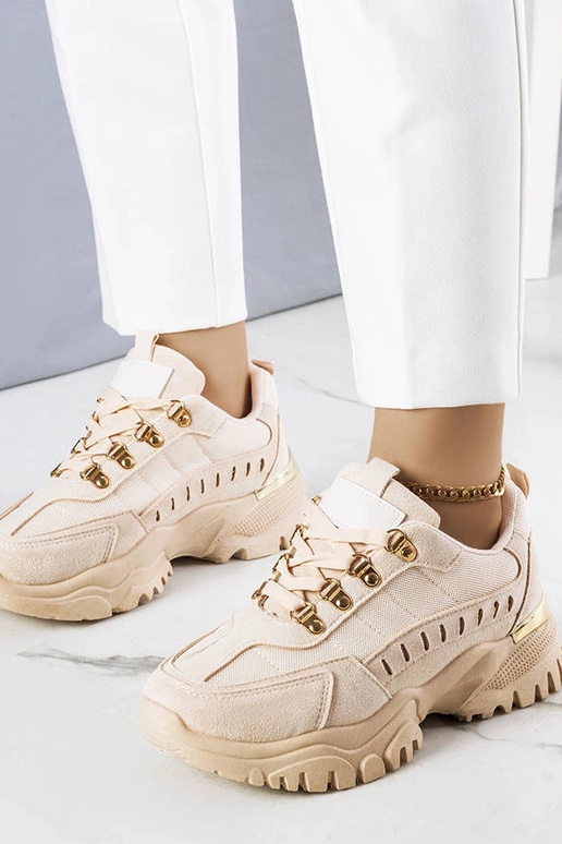 Smilšu krāsas sporta apavi, „Mindy"