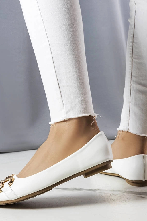 Šonas baltie kvadrātveida purngalu...