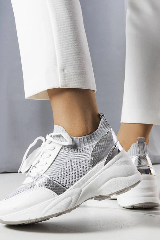 Annas pelēkās čības