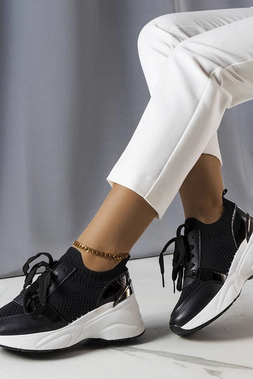 Melnas sporta apavi uz platformas, „Ann"