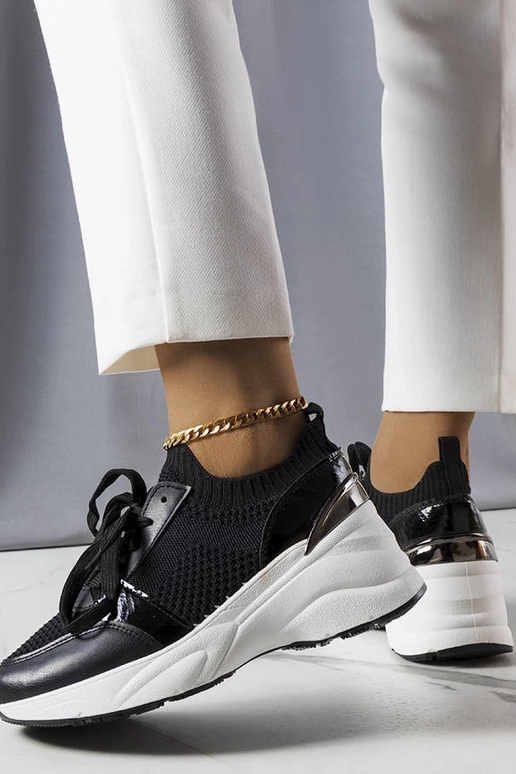 Melnas sporta apavi uz platformas, „Ann"