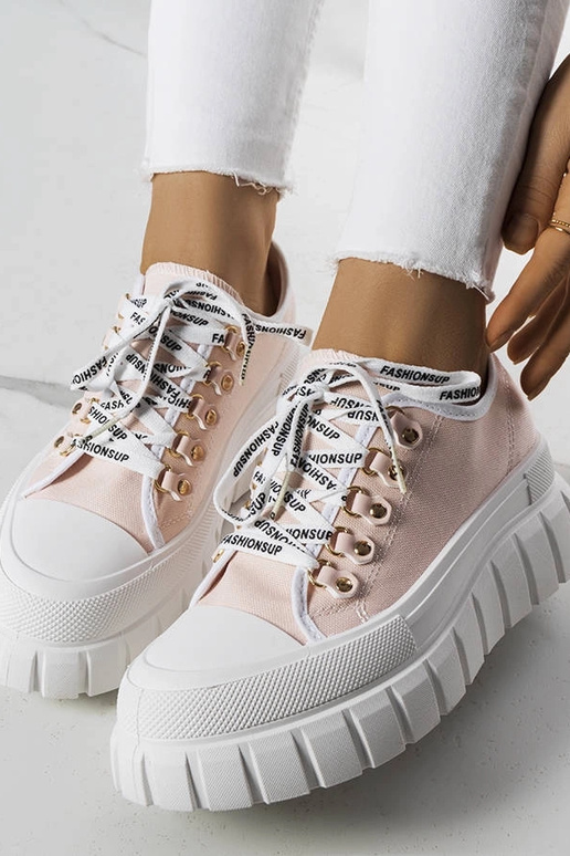 Rozā apavi uz platformas, „Toni"