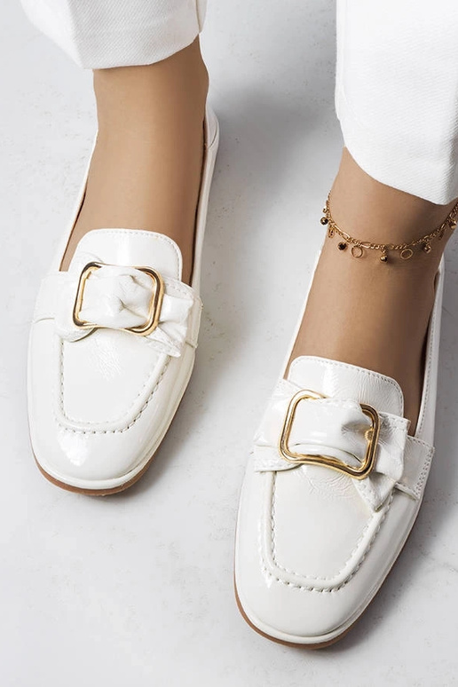 Baltas lakotas mokasīnas ar sprādzi,...