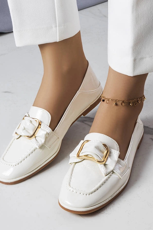 Baltas lakotas mokasīnas ar sprādzi,...