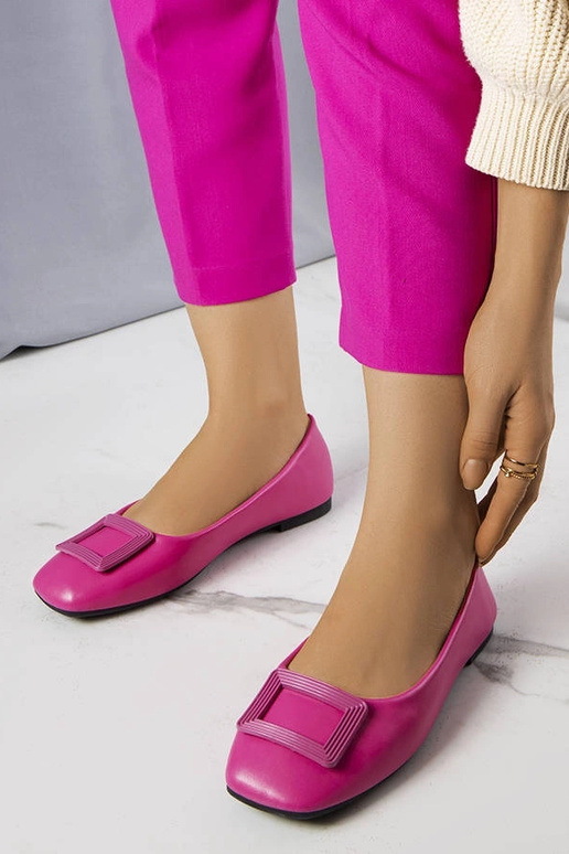 Rozā balerīnas ar Sheller sprādzi