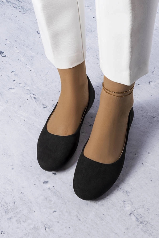 Melnas balerīnas ar ādas iekšzoli...