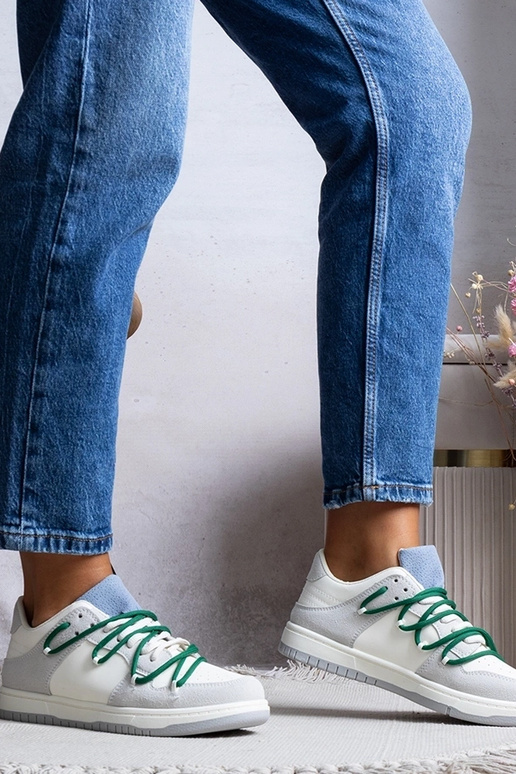 Pelēkas sieviešu kedas ar zaļām...