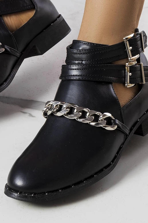 Melni Ratté izgriezti puszābaki