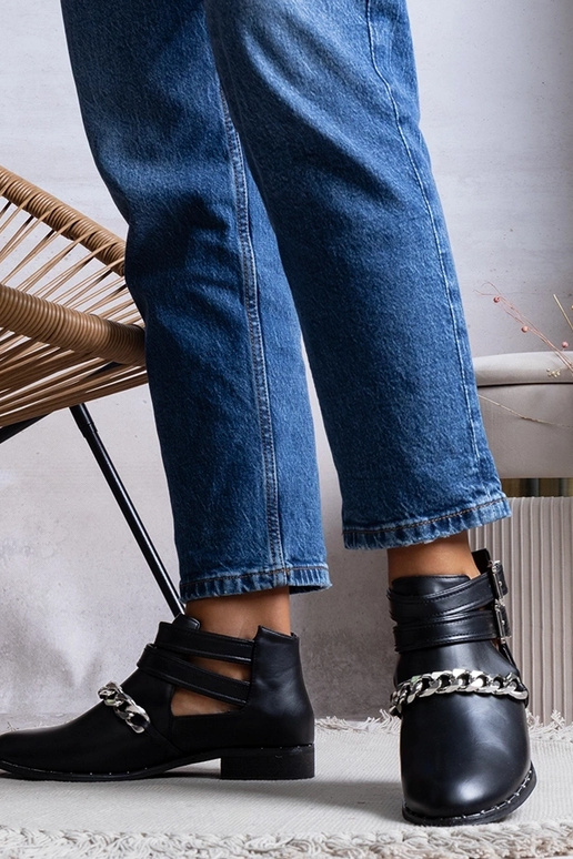 Melni Ratté izgriezti puszābaki