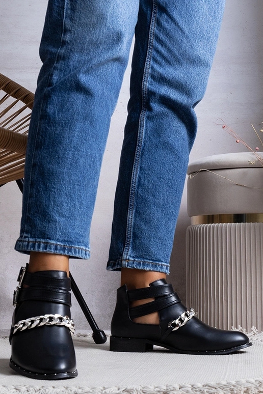 Melni Ratté izgriezti puszābaki