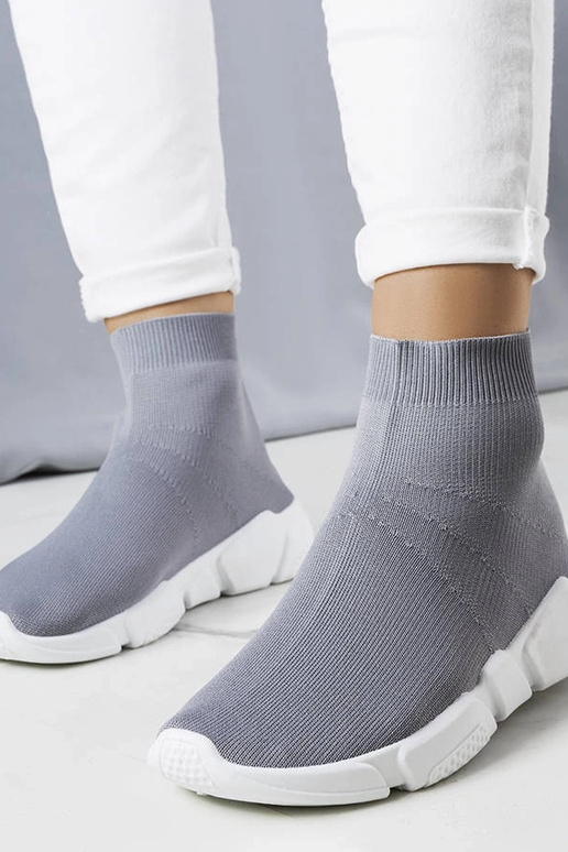 Pelēkas sporta kurpes William