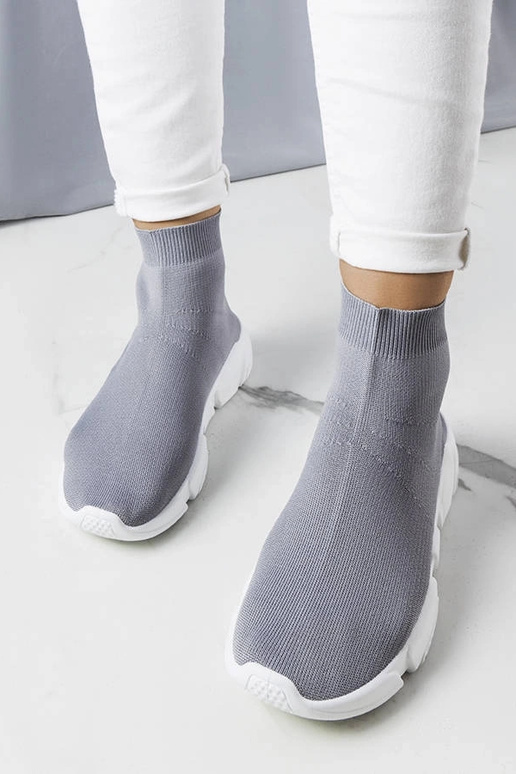 Pelēkas sporta kurpes William