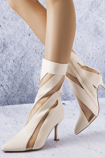 Smilšu krāsas zābaciņas ar...